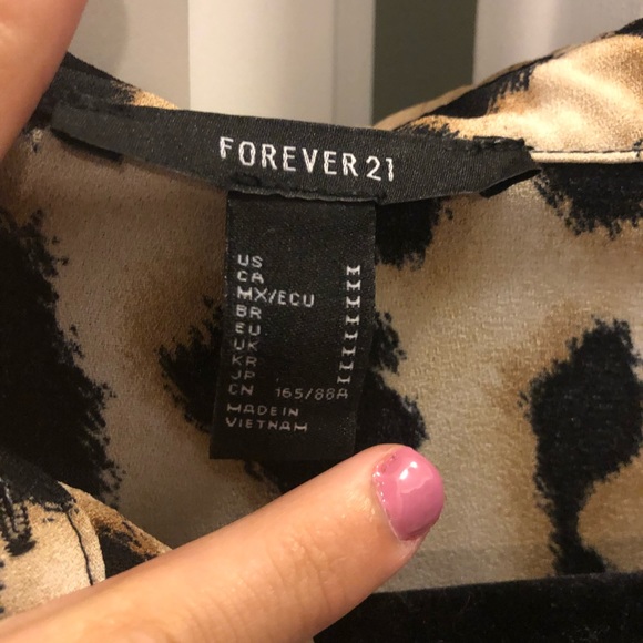 FOREVER 21 - Long Sleeve Top - Picture 8 of 9